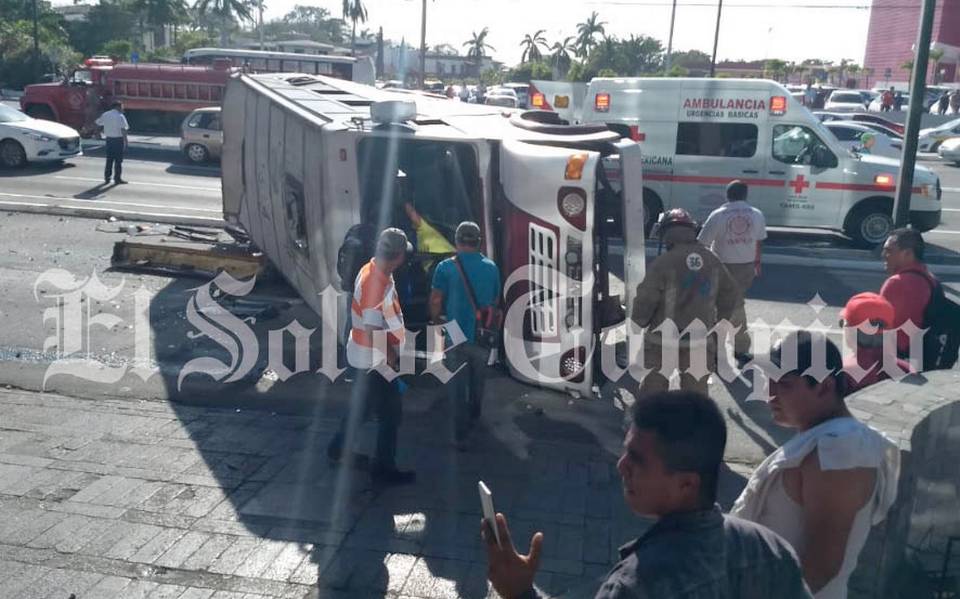 VIDEO] 13 heridos y 100 mil pesos en daños provocó volcadura de microbús -  El Sol de Tampico | Noticias Locales, Policiacas, sobre México, Tamaulipas  y el Mundo