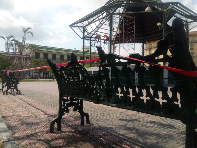 Se roban águilas de las bancas de la plaza de la Libertad - El Sol de  Tampico | Noticias Locales, Policiacas, sobre México, Tamaulipas y el Mundo