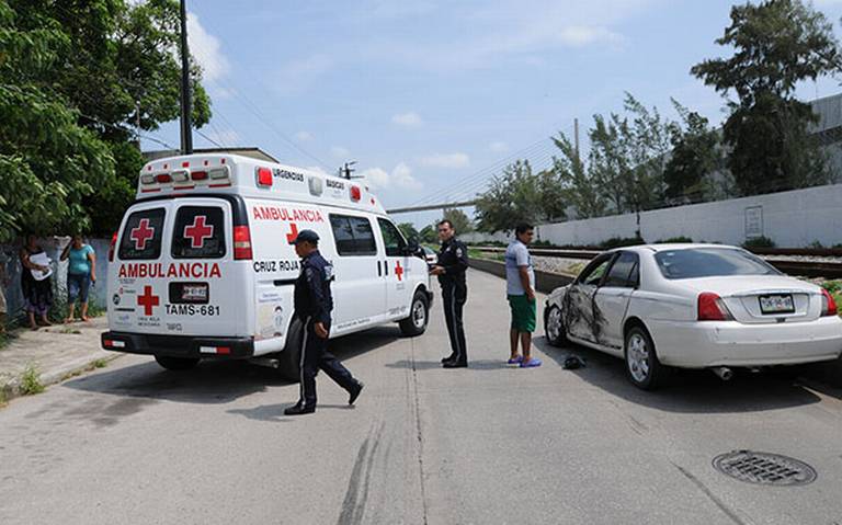 Veloz microbusero embiste un auto en la avenida Monterrey - El Sol de  Tampico | Noticias Locales, Policiacas, sobre México, Tamaulipas y el Mundo