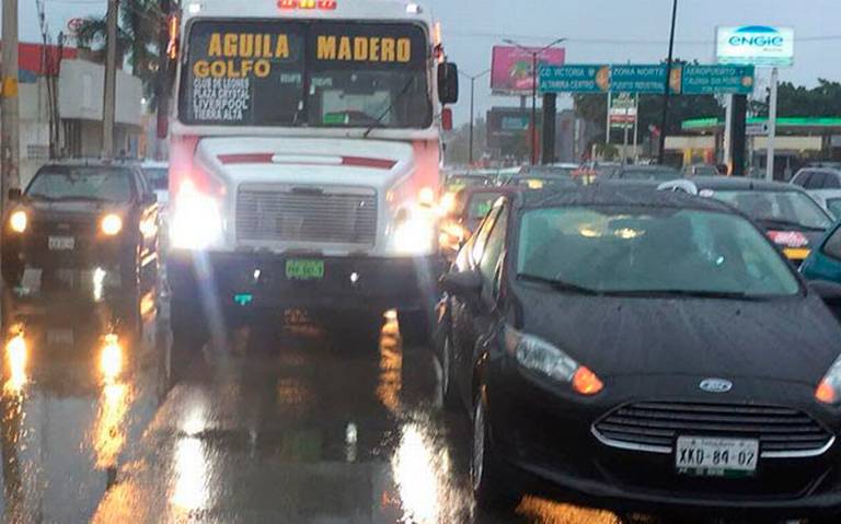 Microbús se impacta contra un vehículo en transitado crucero - El Sol de  Tampico | Noticias Locales, Policiacas, sobre México, Tamaulipas y el Mundo